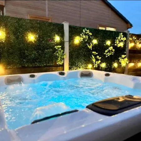 Holiday home Willow With Hot Tub Strensall